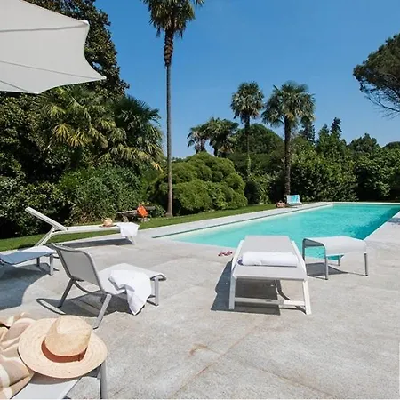 ヴィラ Sleeps 16 Pool Wifi